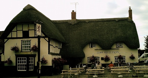 The red lion pub in avebury